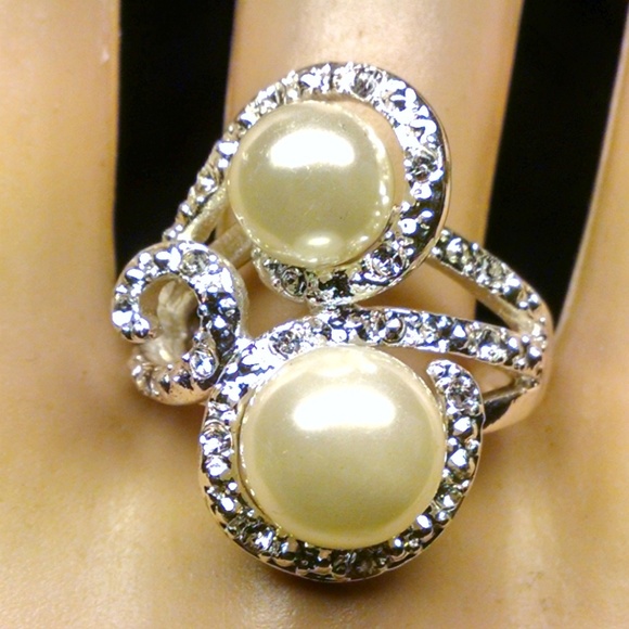 2 Faux White Pearl Rhinestones Sexy Ring